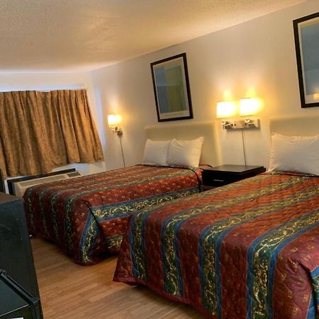Economy Inn Of Холънд Екстериор снимка